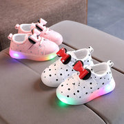 Children’s LED Shoes Kids Lighted Up Sneakers for Boys Girls Kids Glowing Sport Sneakers Toddler Baby Luminous Sole Sneakers
